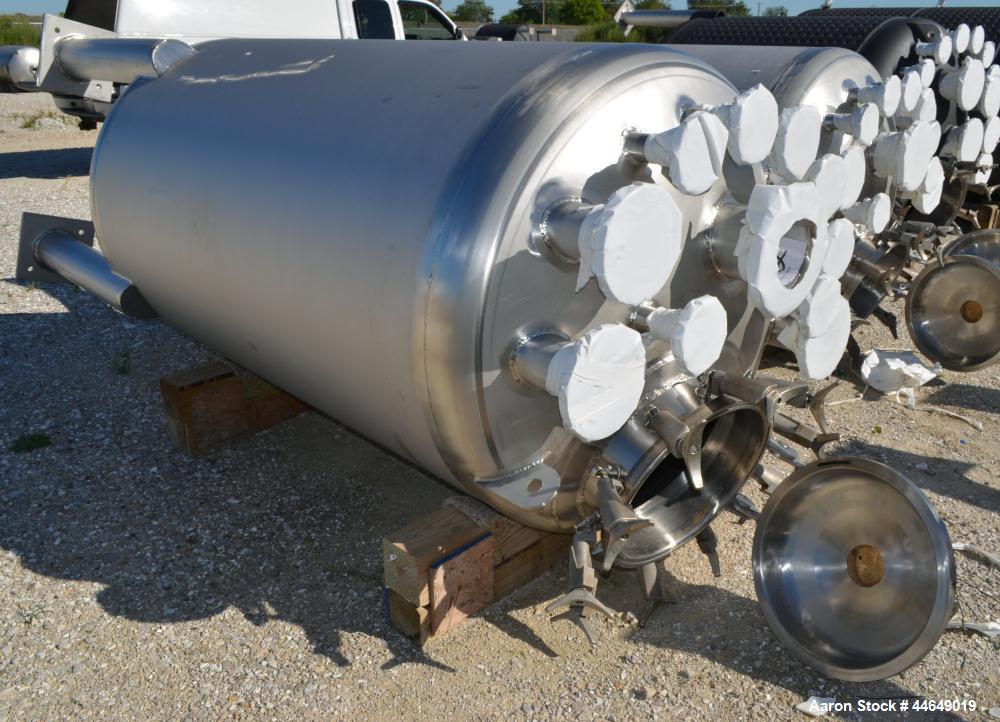 Unused- Holloway America Pressure Tank, 625 Gallon, 316L Stainless Steel, Vertical. Approximate 48" diameter x 78" straight side, dished top and bottom. Internal rated 90 psi at -20 to 500 degrees F....