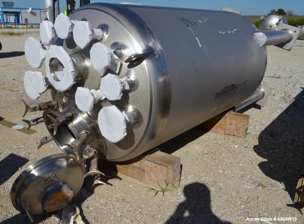 Unused- Holloway America Pressure Tank, 625 Gallon, 316L Stainless Steel, Vertical. Approximate 48" diameter x 78" straight side, dished top and bottom. Internal rated 90 psi at -20 to 500 degrees F....