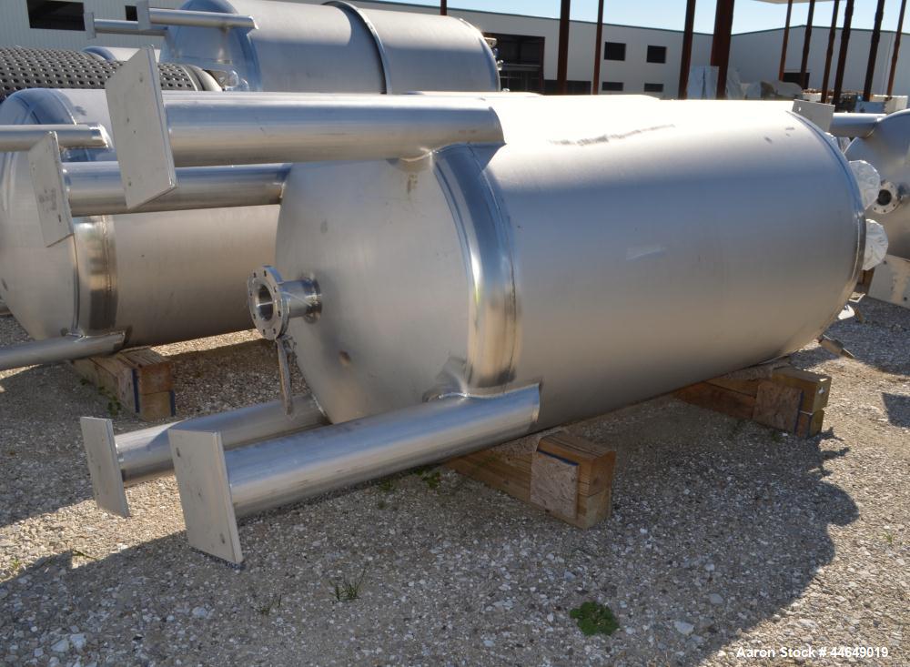 Unused- Holloway America Pressure Tank, 625 Gallon, 316L Stainless Steel, Vertical. Approximate 48" diameter x 78" straight side, dished top and bottom. Internal rated 90 psi at -20 to 500 degrees F....