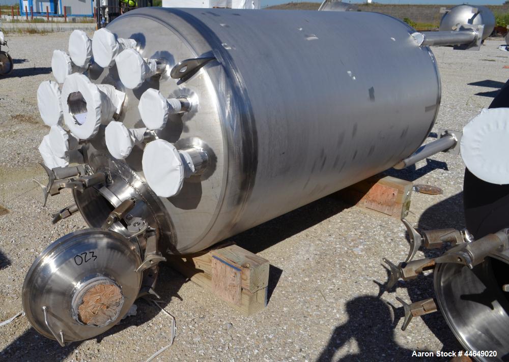 Unused- Holloway America Pressure Tank, 625 Gallon, 316L Stainless Steel, Vertical. Approximate 48" diameter x 78" straight side, dished top and bottom. Internal rated 90 psi at -20 to 500 degrees F....