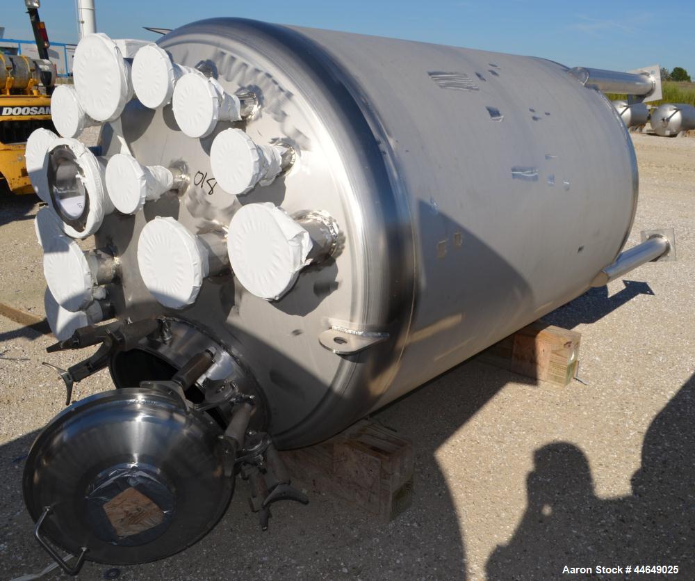 Unused- Holloway America Pressure Tank, 775 Gallon, 316L Stainless Steel, Vertical. Approximate 54" diameter x 74" straight side, dished top and bottom. Internal rated 90 psi at -20 to 500 degrees F....