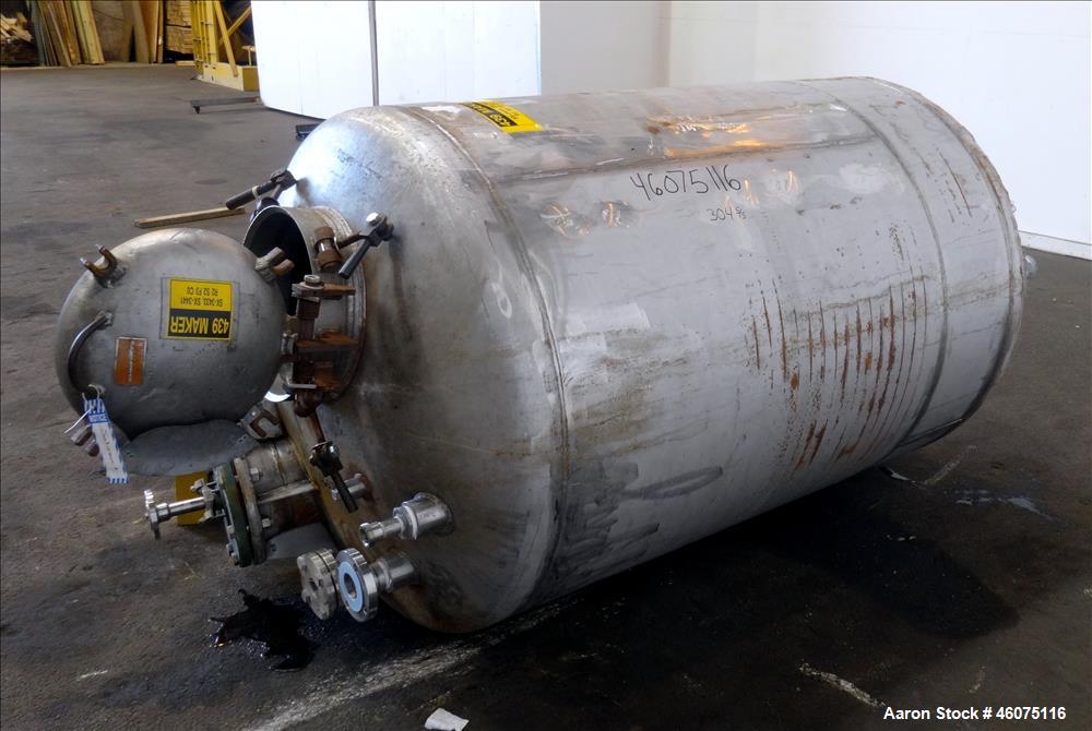Used Tank, 500 Gallon, 304 Stainless Steel, Vertical. Approximate 48" diameter x 60" straight side, dished top and bottom. Off center top entering air operated Lightnin agitator, model EKXJAC-100, se...