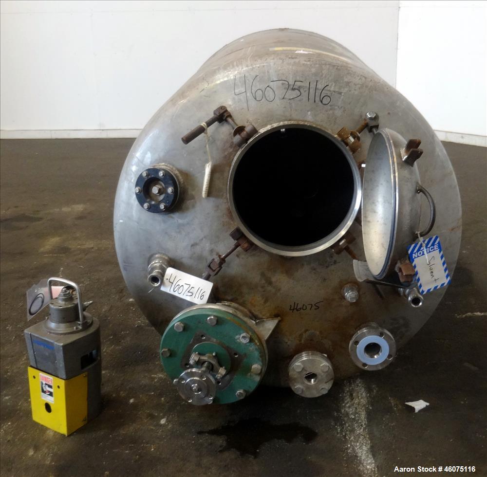 Used Tank, 500 Gallon, 304 Stainless Steel, Vertical. Approximate 48" diameter x 60" straight side, dished top and bottom. Off center top entering air operated Lightnin agitator, model EKXJAC-100, se...