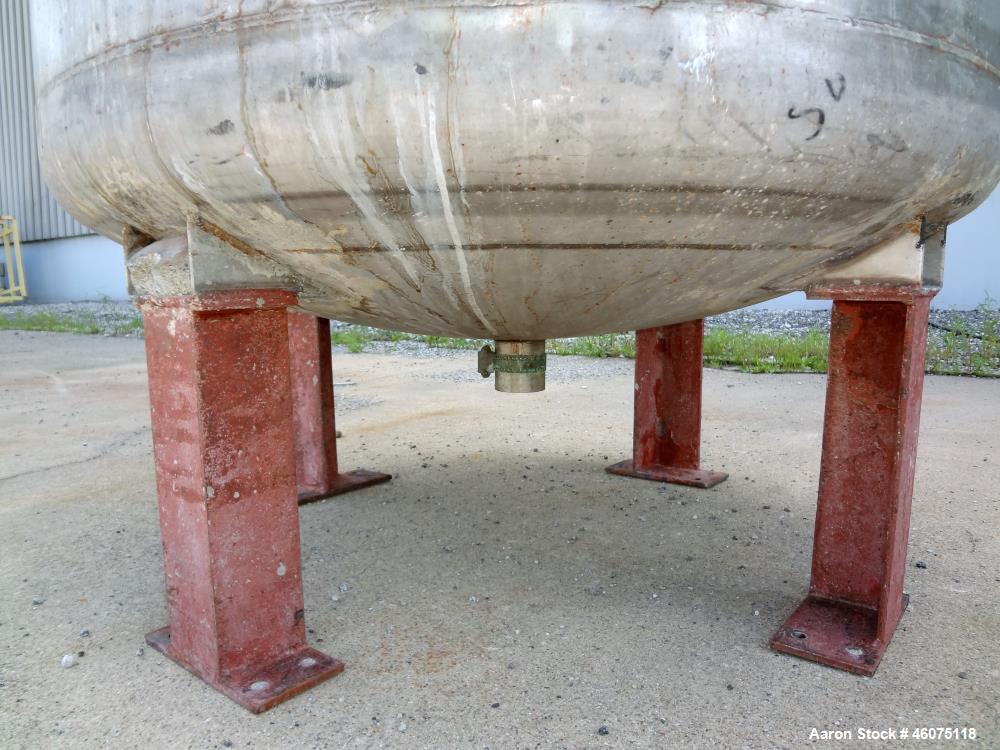 Used Tank, 500 Gallon, 304 Stainless Steel, Vertical. Approximate 48" diameter x 60" straight side, dished top & bottom. Off center Lightnin agitator, model EKXJC-174, serial# 90/547709. (2) 3 Blade ...