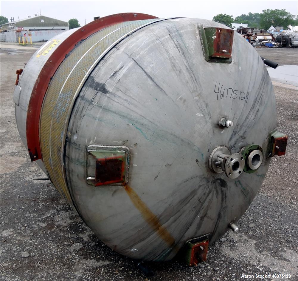 Used Tank, 975 Gallon, 316 Stainless Steel, Vertical. Approximate 66" diameter x 60" straight side, dished top & bottom. Top openings: 20" manway with cover with 4" sight glass, 6", 8", (2) 3", (3) 4...