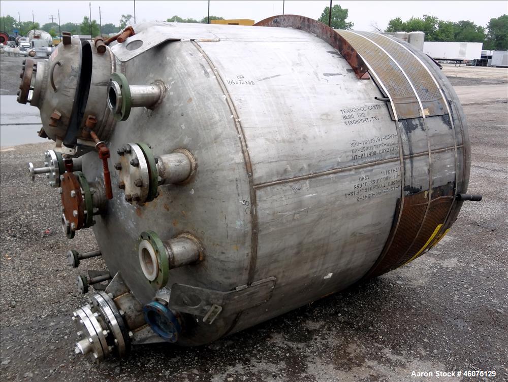 Used Tank, 975 Gallon, 316 Stainless Steel, Vertical. Approximate 66" diameter x 60" straight side, dished top & bottom. Top openings: 20" manway with cover with 4" sight glass, 6", 8", (2) 3", (3) 4...