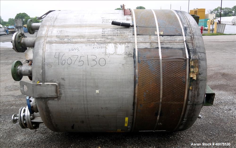 Used Tank, 975 Gallon, 316 Stainless Steel, Vertical. Approximate 66" diameter x 60" straight side, dished top/bottom. Top openings: (2) 3", (3 )4", (2) 1", 6", 6" sight glass, 8", 20" manway with co...