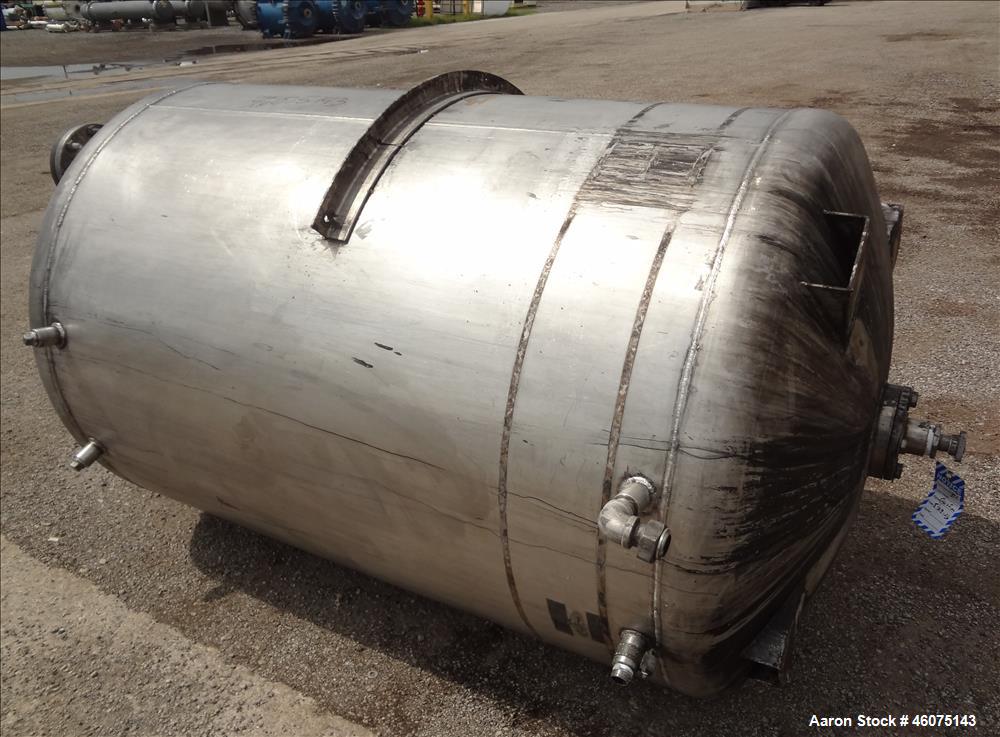 Used Tank, 500 Gallon, 304 Stainless Steel, Vertical. Approximate 48" diameter x 60" straight side, dished top & bottom. Off center top entering Lightnin agitator serial number 88/363017-03. Shaft an...