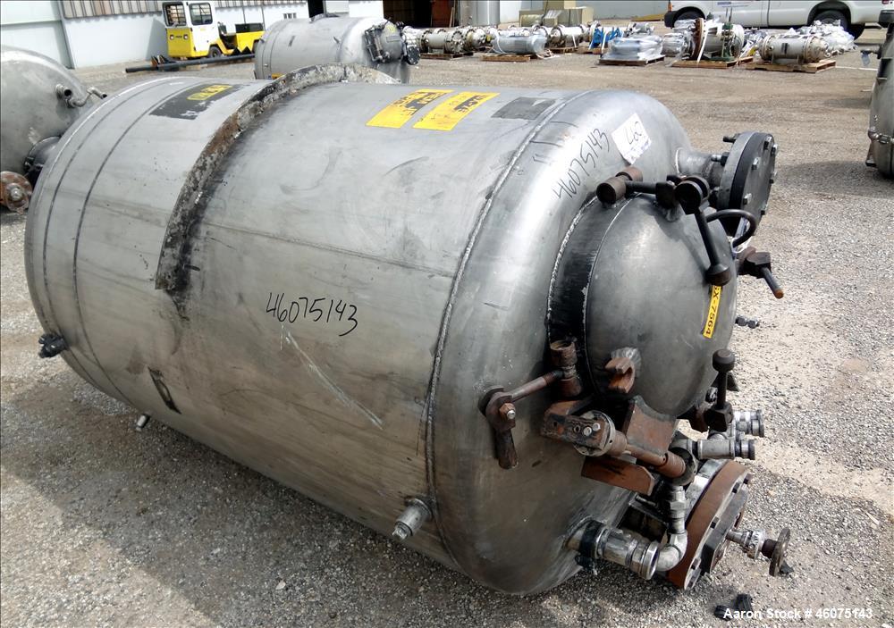 Used Tank, 500 Gallon, 304 Stainless Steel, Vertical. Approximate 48" diameter x 60" straight side, dished top & bottom. Off center top entering Lightnin agitator serial number 88/363017-03. Shaft an...
