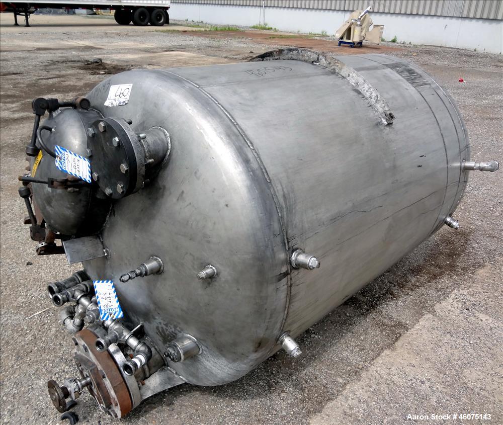 Used Tank, 500 Gallon, 304 Stainless Steel, Vertical. Approximate 48" diameter x 60" straight side, dished top & bottom. Off center top entering Lightnin agitator serial number 88/363017-03. Shaft an...