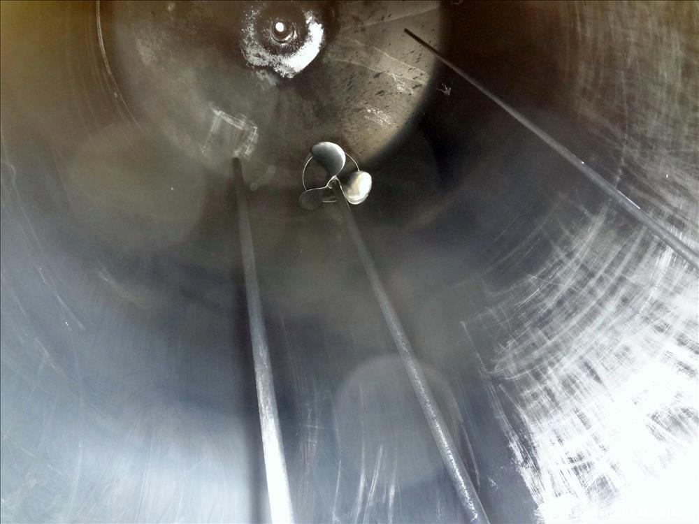 Used Tank, 500 Gallon, 304 Stainless Steel, Vertical. Approximate 48" diameter x 60" straight side, dished top & bottom. Off center top entering Lightnin agitator serial number 88/363017-03. Shaft an...