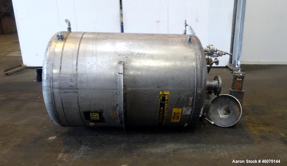 Used Tank, 500 Gallon, 304 Stainless Steel, Vertical. Approximate 48" diameter x 60" straight side, dished top and bottom. Off center top entering Lightnin agitator, model XJSS-117, serial# R02408943...