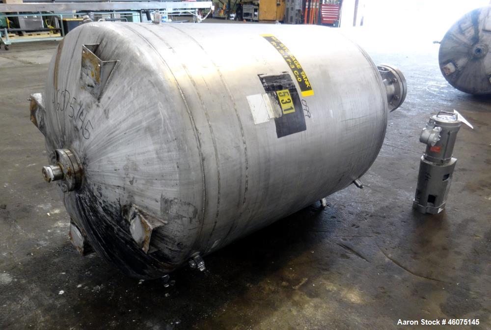Used Tank, 500 Gallon, 304 Stainless Steel, Vertical. Approximate 48" diameter x 60" straight side, dished top and bottom. Off center top entering Lightnin agitator, model EKXJSS-117, serial# 97/0125...