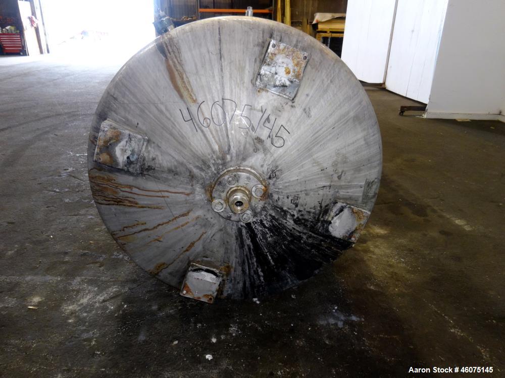 Used Tank, 500 Gallon, 304 Stainless Steel, Vertical. Approximate 48" diameter x 60" straight side, dished top and bottom. Off center top entering Lightnin agitator, model EKXJSS-117, serial# 97/0125...