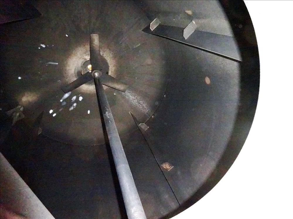 Used Tank, 800 Gallon, 304 Stainless Steel, Vertical. Approximate 60" diameter x 60" straight side, dished top & bottom. Top entering Lightnin agitator, model 71-C-3, serial# 7900275, ratio 9.33 to 1...