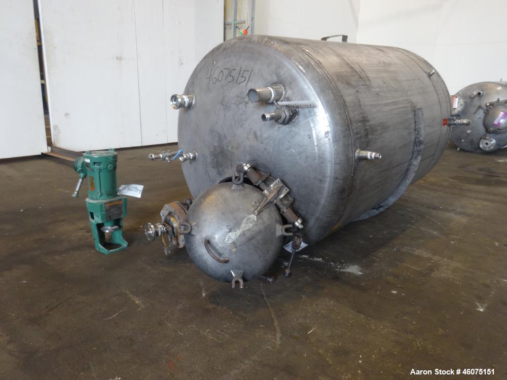 Used Tank, 500 Gallon, 304 Stainless Steel, Vertical. Approximate 48" diameter x 60" straight side, dished top and bottom. Off center top entering Lightnin agitator, model XJCA-33, serial# 97/G09166....