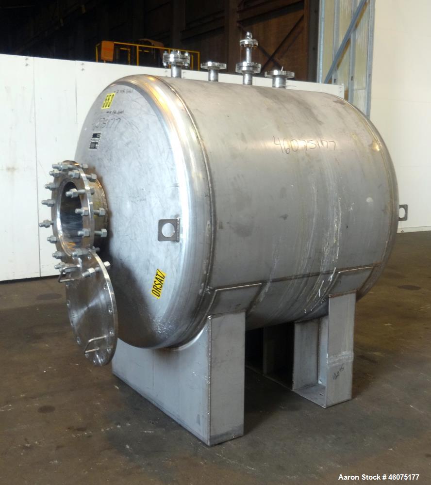 Used- Tank, 700 Gallon, 316 Stainless Steel, Horizontal. Approximate 60" diameter x 49" straight side, dished ends. Openings...