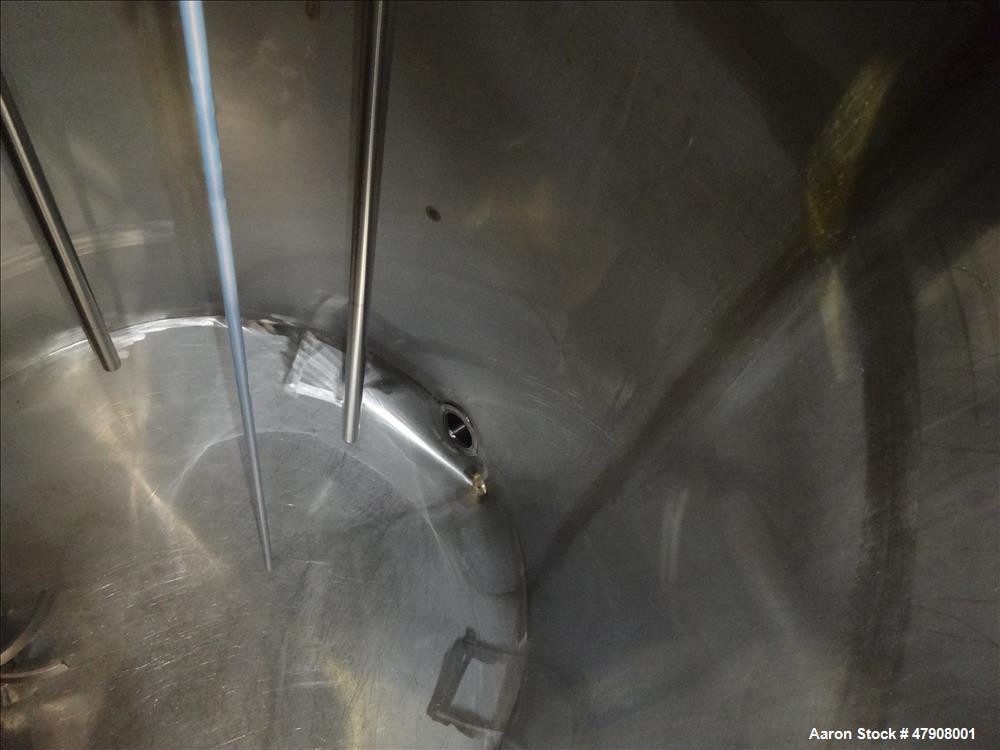 Used Tank, Approximately 600 Gallon, 316 Stainless Steel, Vertical.