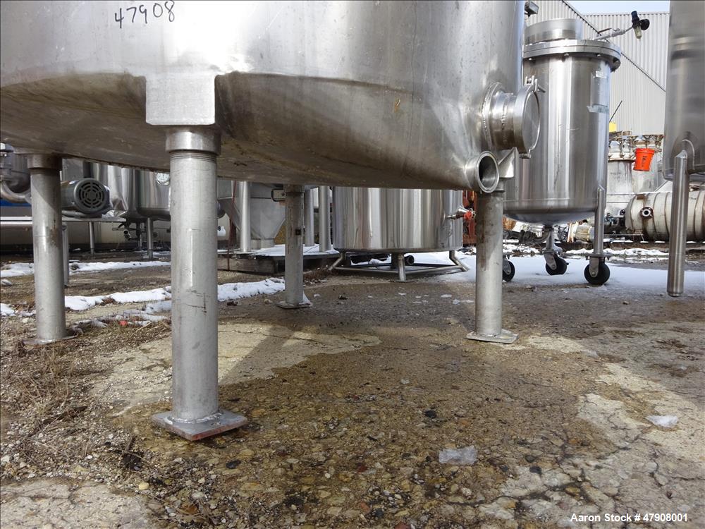 Used Tank, Approximately 600 Gallon, 316 Stainless Steel, Vertical.