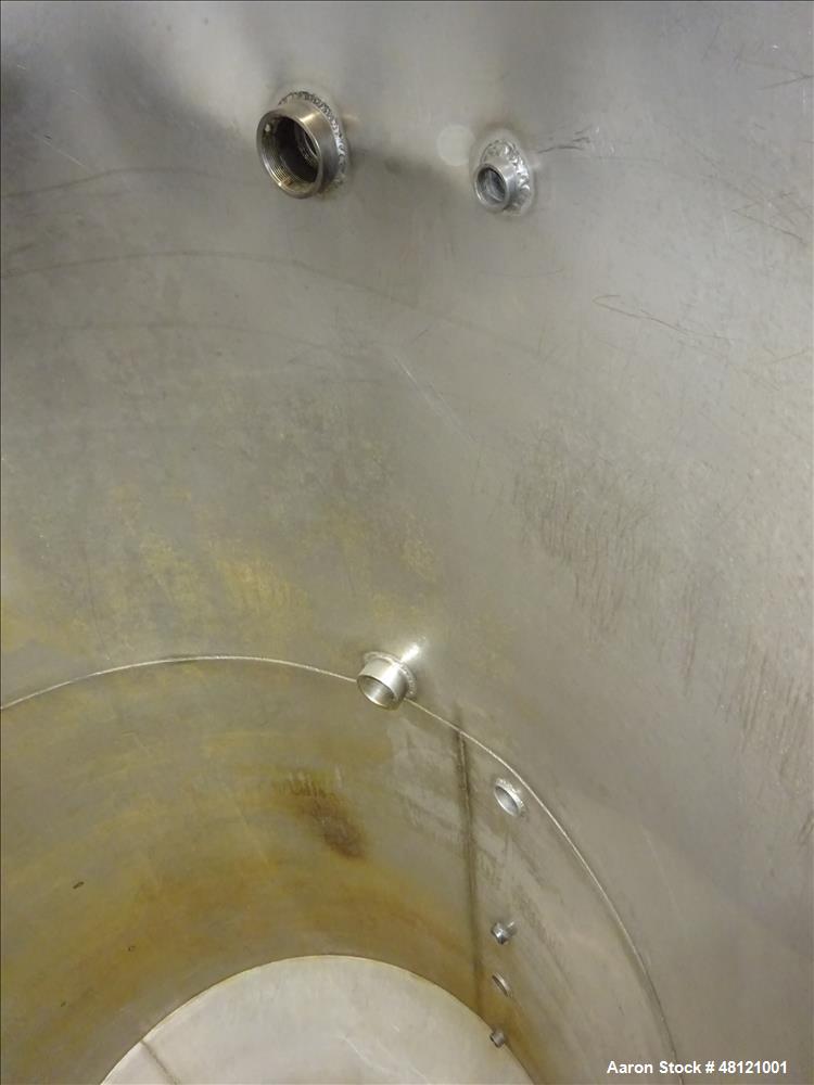 Used Tank, Approximate 750 Gallon, 304 Stainless Steel, Vertical.