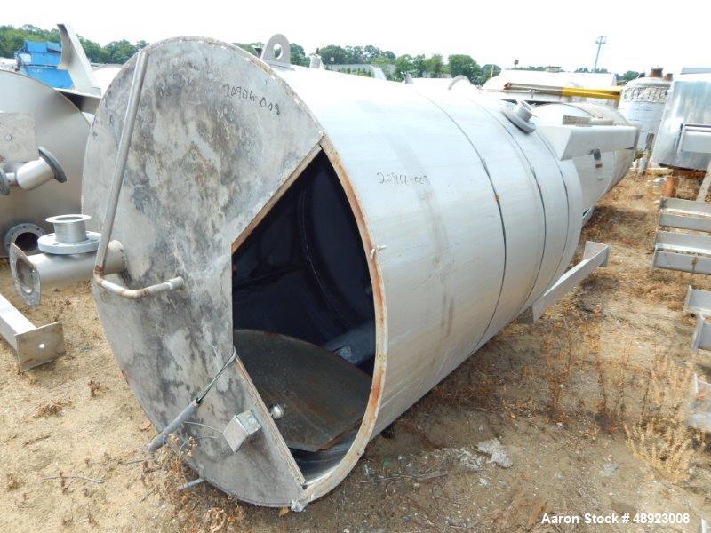 Used-Tank, Approximately 800 Gallon.