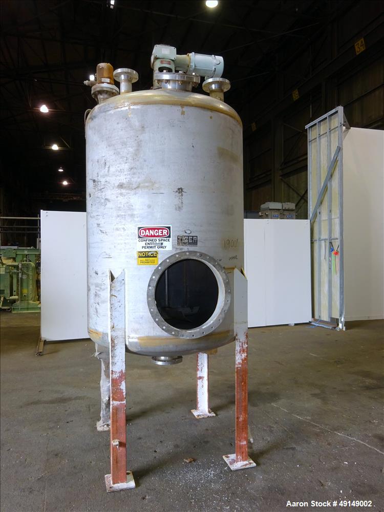 Used Mix Tank, Approximate 700 Gallon, 304 Stainless Steel, Vertical.