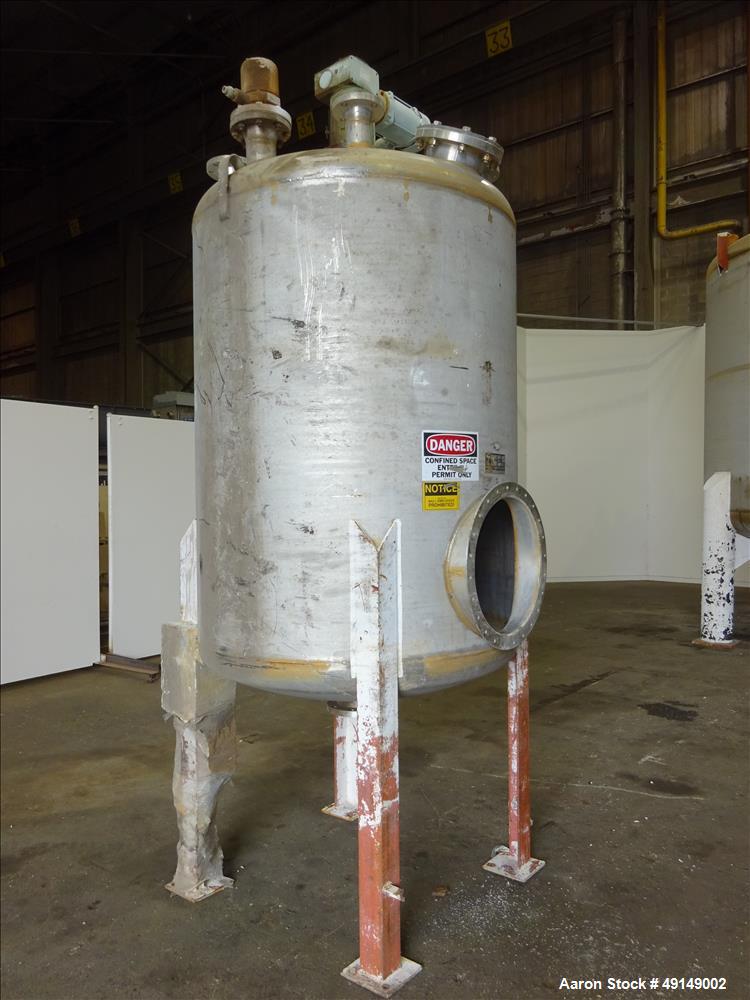 Used Mix Tank, Approximate 700 Gallon, 304 Stainless Steel, Vertical.