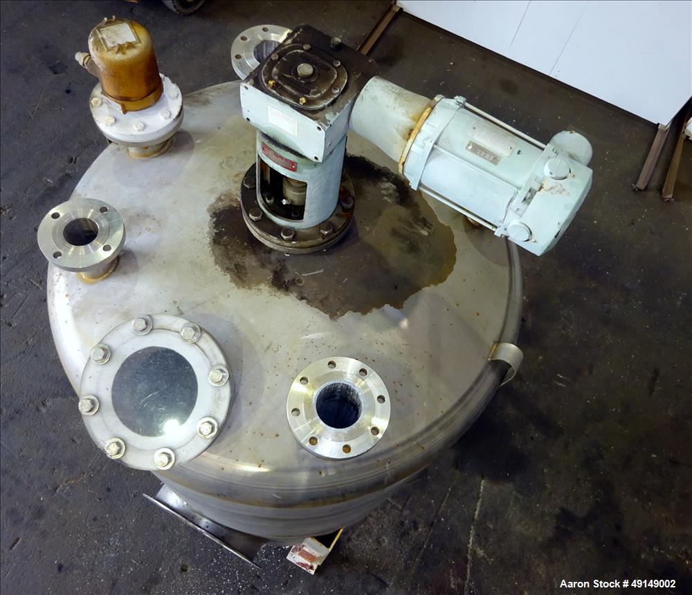 Used Mix Tank, Approximate 700 Gallon, 304 Stainless Steel, Vertical.