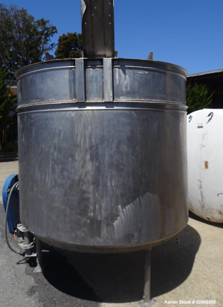 Used Tank, Approximately 700 gallon