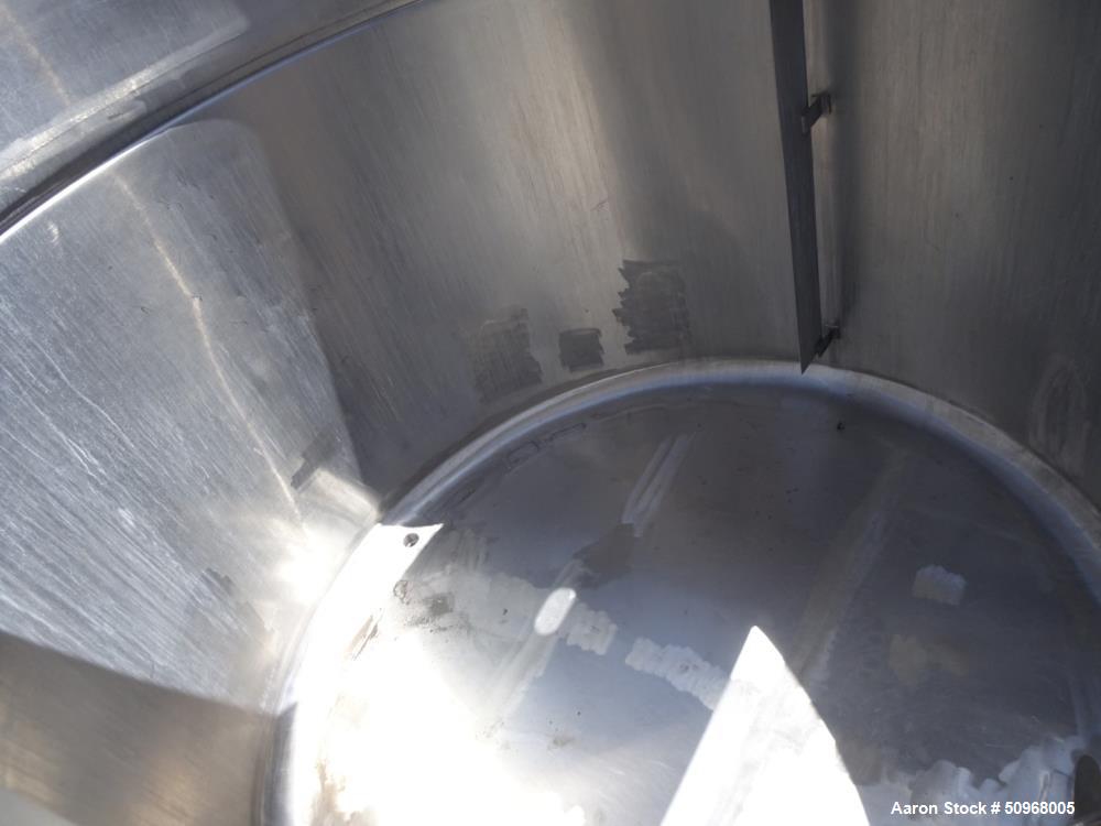 Used Tank, Approximately 700 gallon