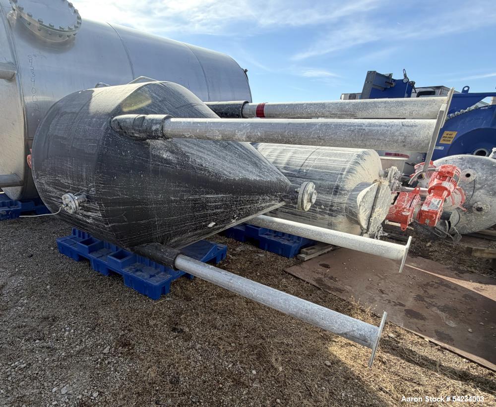 Used 500 Gallon 304 Stainless Steel Mix Tank – Vertical with Proquip Chem Guard Agitator