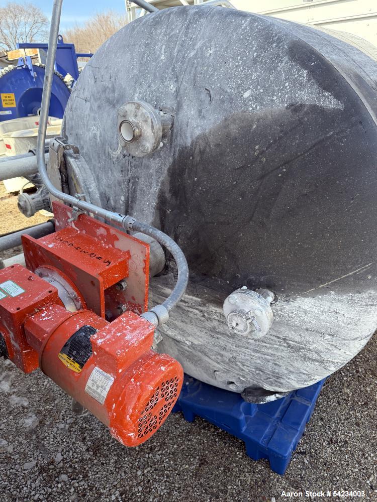 Used 500 Gallon 304 Stainless Steel Mix Tank – Vertical with Proquip Chem Guard Agitator