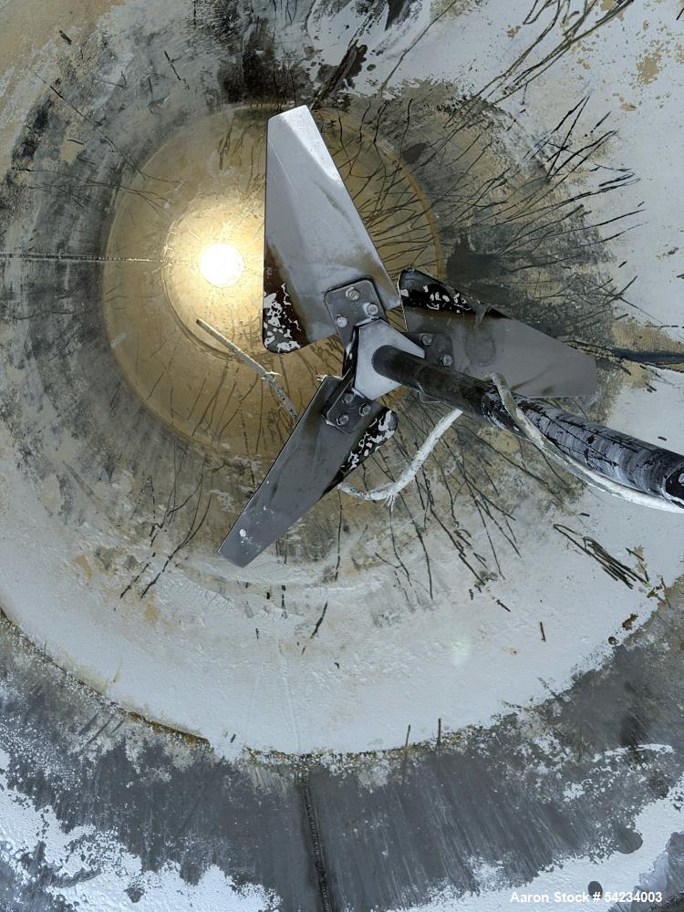 Used 500 Gallon 304 Stainless Steel Mix Tank – Vertical with Proquip Chem Guard Agitator