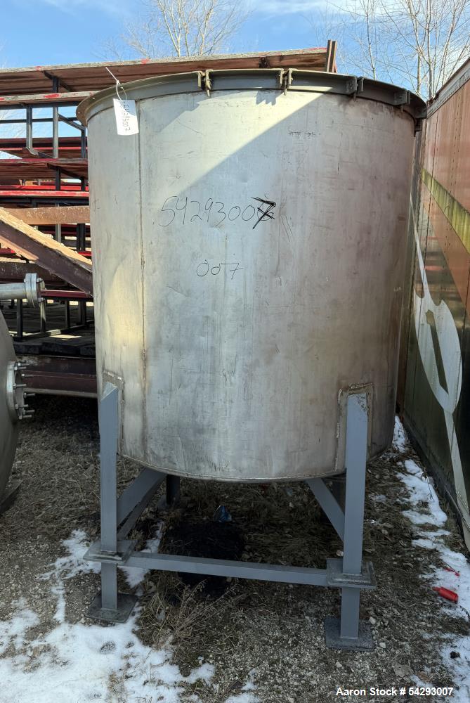 Used Perry Products 750 Gallon 304 Stainless Steel Storage Tank – Open Top, Leg 