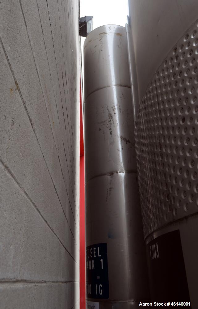 Used Tank, 850 Gallon, Stainless Steel, Vertical