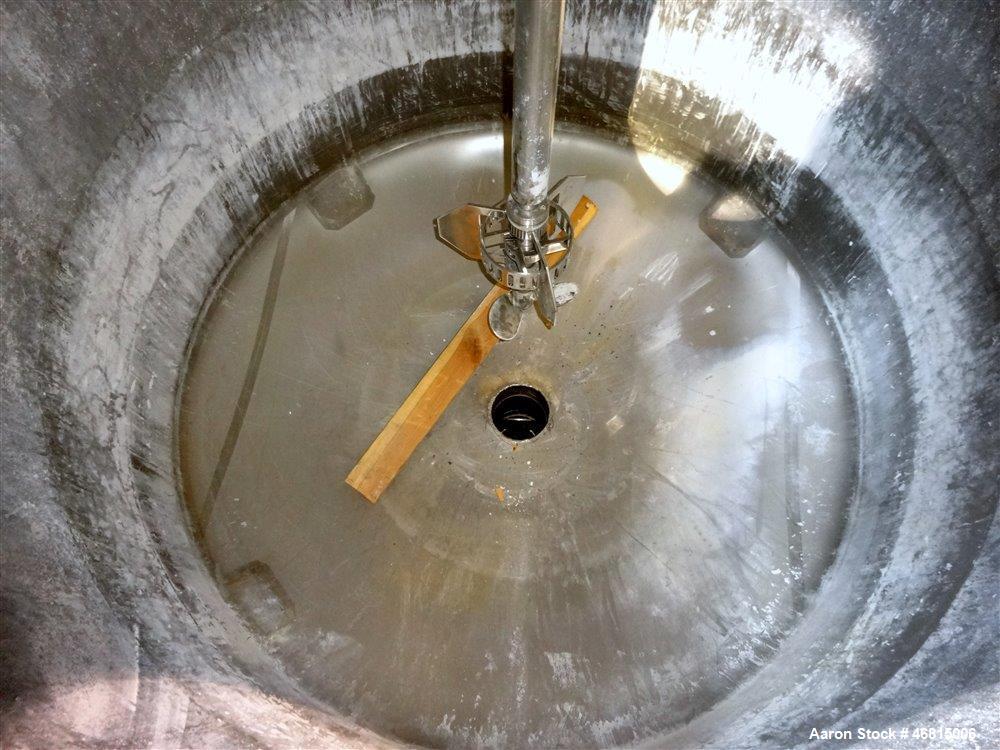 Used Tank, Approximate 700 Gallon, 304 Stainless Steel, Vertical