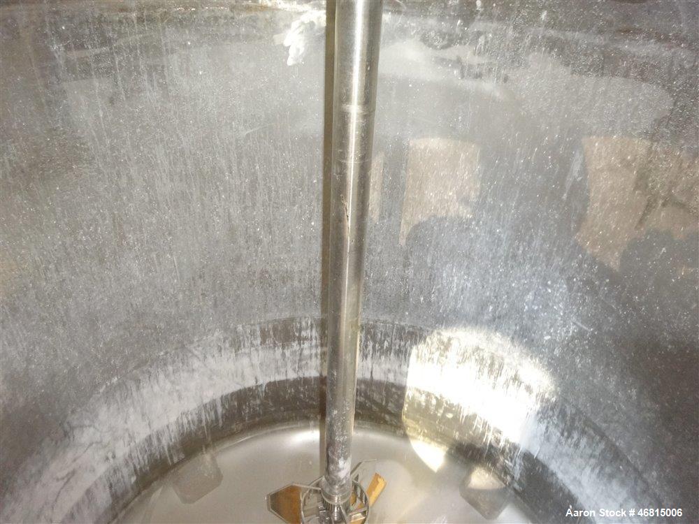 Used Tank, Approximate 700 Gallon, 304 Stainless Steel, Vertical