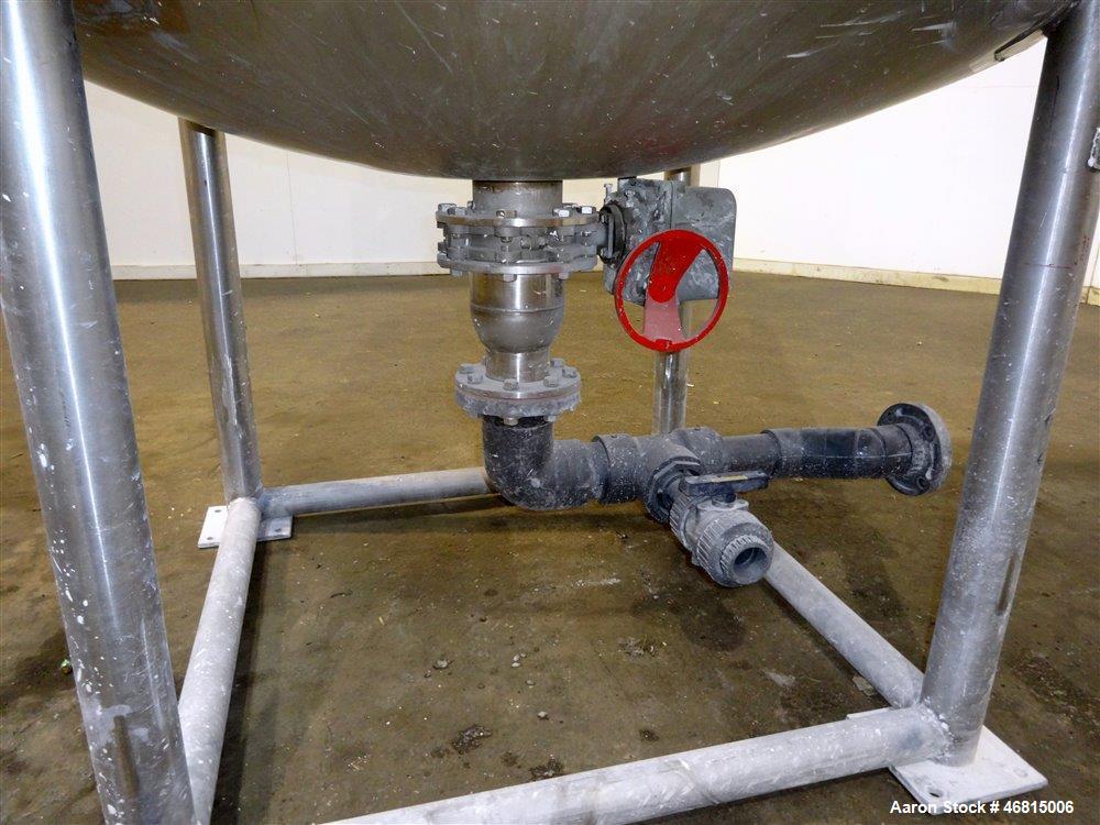 Used Tank, Approximate 700 Gallon, 304 Stainless Steel, Vertical