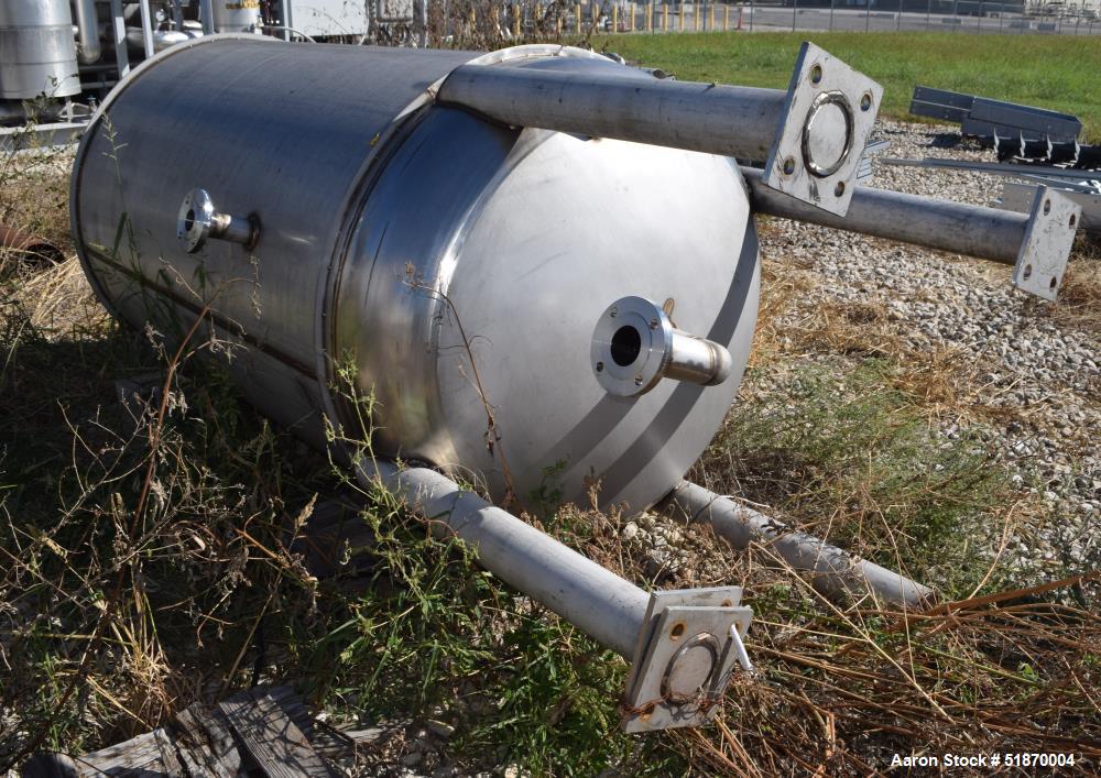 Unused- Apache Stainless Pressure Tank, 700 Gallon, 316L Stainless Steel, Vertical. 48" Diameter x 72" straight side, 2:1 elliptical top & bottom. Internal rated 150 psi at -20 to 300 degrees F. Open...