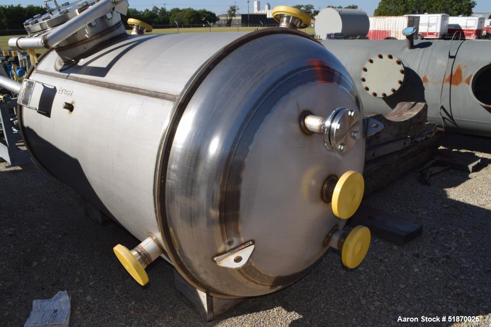 Unused- Apache Stainless Pressure Tank, 695 Gallon, 304L Stainless Steel, Vertical. 48" Diameter x 72" straight side, 2:1 elliptical top & bottom. Internal rated 150 psi / Full Vacuum at -20 to 250 d...