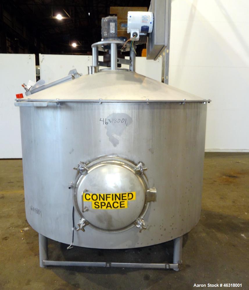 Used Blentech Tank, Model Tank 850-A, Approximately 650 Gallons, 304 Stainless Steel, Vertical. 72" Diameter x 34" straight side. Bolt on coned top, coned bottom. Agitated with flat bar style agitato...