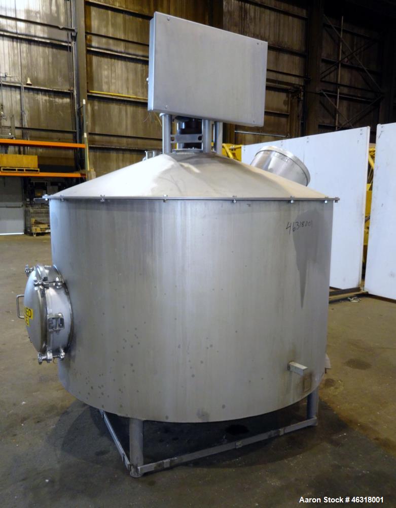 Used Blentech Tank, Model Tank 850-A, Approximately 650 Gallons, 304 Stainless Steel, Vertical. 72" Diameter x 34" straight side. Bolt on coned top, coned bottom. Agitated with flat bar style agitato...