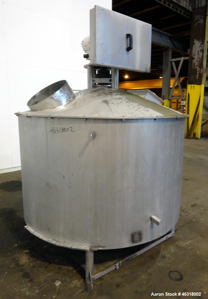 Used Blentech Tank, Model Tank 850-A, Approximately 650 Gallons, 304 Stainless Steel, Vertical. 72" Diameter x 34" straight side. Bolt on coned top, coned bottom. Agitated with flat bar style agitato...