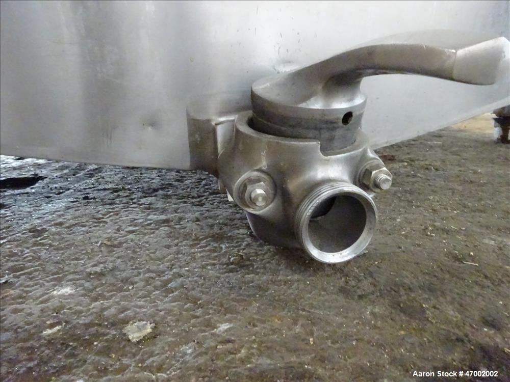 Used C.E. Howard Milk Tank, Model H-58, 800 Gallons, 304 Stainless Steel, Horizontal. U-shaped trough approximate 92-1/2" long x 60" wide x 38" deep. Bottom cooling coils (no cooler). (2) Top hinged ...
