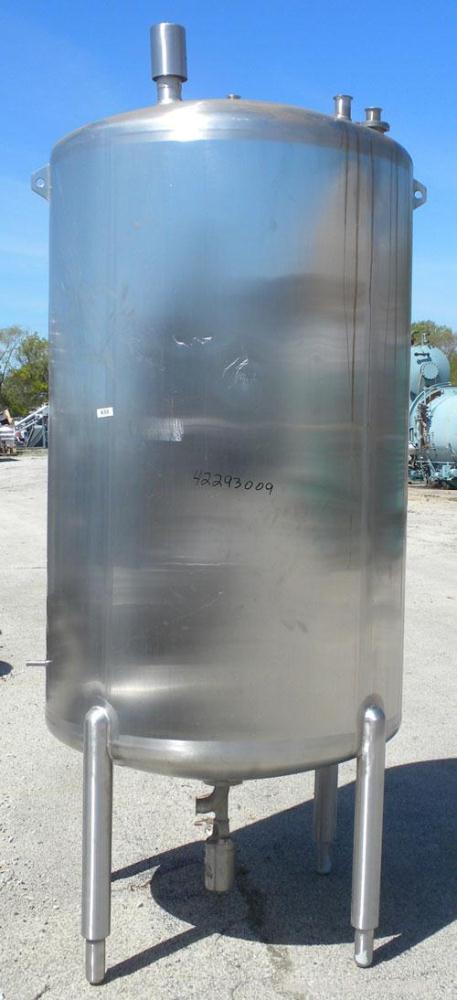 Used Cherry Burrell Tank, 600 gallon, 316 stainless steel, vertical. 48" Diameter x 72" straight side, dish top and bottom. Internal CIP spray ball. Top openings: 18" manway with cover, 3" sanitary, ...