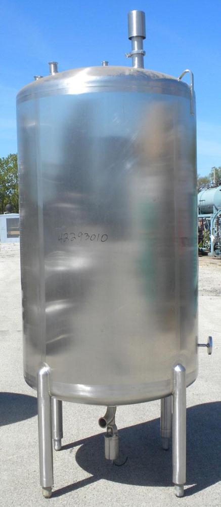 Used Cherry Burrell Tank, 600 gallon, 316L stainless steel, vertical. 48" Diameter x 72" straight side, dish top and bottom. Internal CIP spray ball. Top openings: 18" manway with cover, 3" sanitary,...