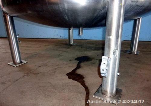 Used Cherry Burrell Tank, 750 Gallon, Stainless Steel, Vertical.  60" Diameter x 55-1/2" straight side, dished top and bottom.  Stainless steel agitator bridge with a 1-1/2 hp, 1730 rpm drive with a ...