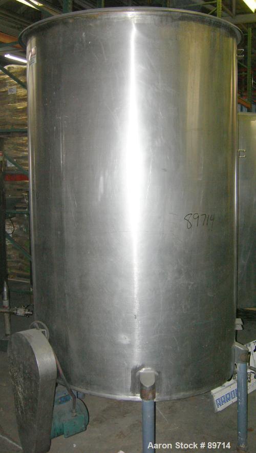 Used Chicago Carb-O-Tank, 585 Gallon, 304 Stainless Steel, Vertical. 48" diameter x 75" straight side, open top with cover, sloped bottom. Approximate 1" off center bottom outlet. Side bottom 3 blade...