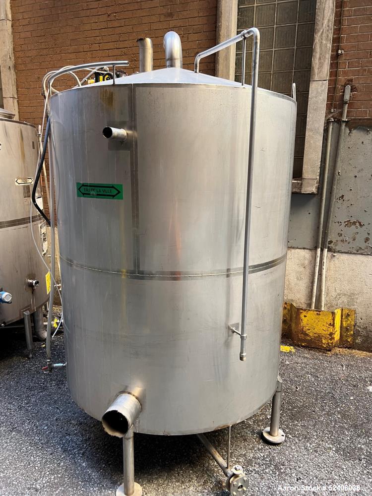 Used Industries D'Acler Tank, Approximate 3400 Liter (898 Gallon), 304 Stainless Steel, Vertical. Approximate 60" diameter x 72" straight side, coned top & bottom. Mounted on 4 stainless legs. Serial...
