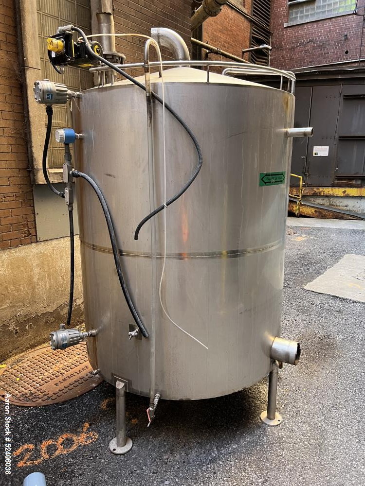 Used Industries D'Acler Tank, Approximate 3400 Liter (898 Gallon), 304 Stainless Steel, Vertical. Approximate 60" diameter x 72" straight side, coned top & bottom. Mounted on 4 stainless legs. Serial...